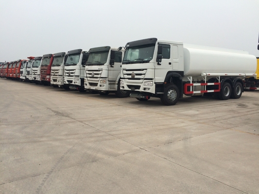 SINOTRUK HOWO 28000L RHD รถบรรทุกน้ํามัน 8x4 6x4 ขับ 12 ยาง