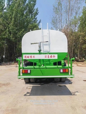 20000L 30000 ลิตร ซินอทรูคใหม่มือสอง HOWO 6 * 4 Sprinkler ถังน้ํา รถบรรทุก