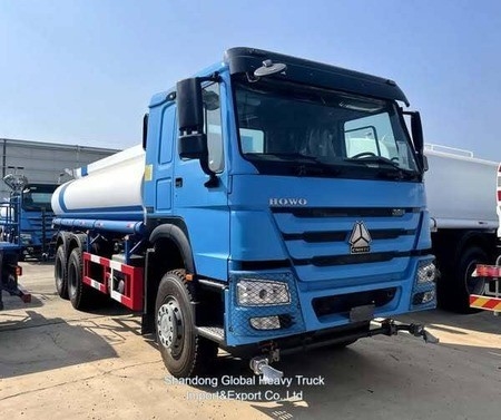 Sinotruk HOWO โรงงานใหม่ 6*4 คาร์โก้ รถบรรทุกน้ําดื่ม รถบรรทุกถัง