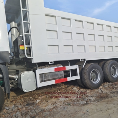 รถบรรทุกถังน้ําหนักมือสอง 6*4 375HP Sinotruk HOWO รถบรรทุกถังน้ําหนัก