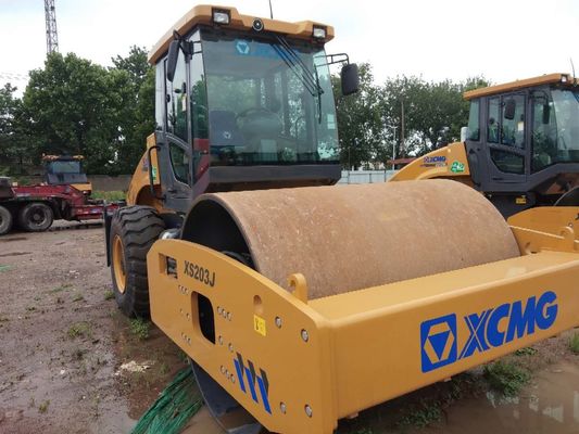 XCMG XS203J 20 ตัน Single Drum Vibratory Road Roller กับเครื่องยนต์ 132 kW สําหรับการบดความหนา