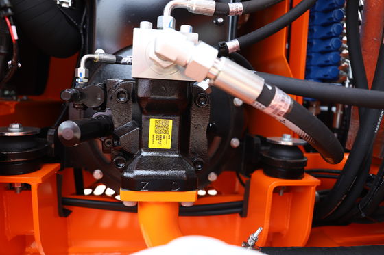 Lonking 6 ตัน Hydraulic Mini Excavator กับ 15.4kw/2400rpm เครื่องยนต์และ 5900 * 2000 * 2600 มิลลิเมตร