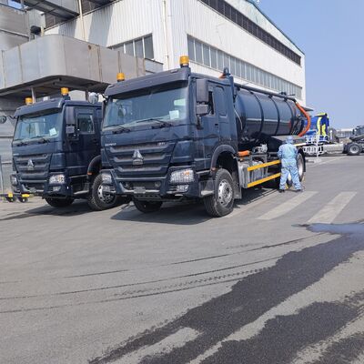 HOWO 15CBM รถบรรทุกดูดระบายน้ําเสียแบบกระบวนการ 6×4 และเครื่องยนต์ 336 HP สําหรับทําความสะอาดถัง Septic และขนส่ง sludge