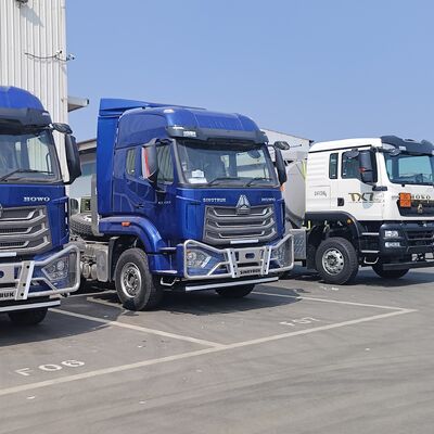 HOWO NX รถบรรทุกดึงกับ 6 × 4 ล้อขับเคลื่อน เครื่องยนต์ดีเซลแรงงานหนักและคาร์บีนนอนบนหลังคาสูงสําหรับการขุดเหมืองและการขนส่งสินค้าระยะไกล