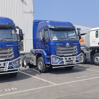 HOWO NX รถบรรทุก 6×4 เครื่องดึงด้วยเครื่องยนต์ 380HP-460HP สําหรับการขนส่งสินค้าภาระหนักและโลจิสติกส์ระยะไกล