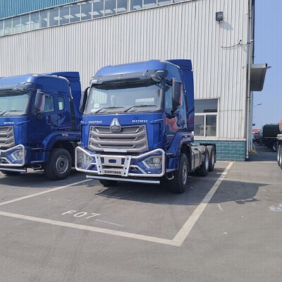 HOWO NX รถบรรทุก 6×4 เครื่องดึงด้วยเครื่องยนต์ 380 HP และกรอบภาระหนักสําหรับขนส่งสินค้าหนัก
