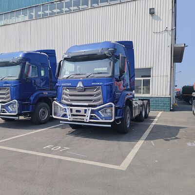 HOWO NX รถบรรทุก 6×4 เครื่องดึงด้วยเครื่องยนต์ 380 HP และกรอบภาระหนักสําหรับขนส่งสินค้าหนัก