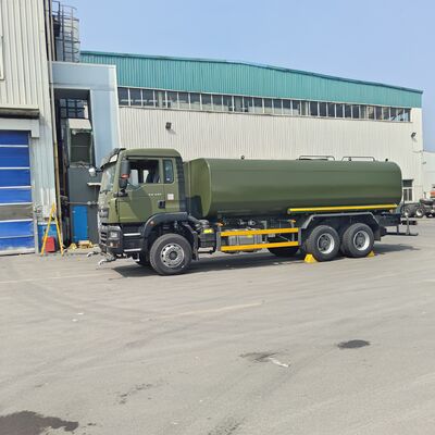 รถบรรทุกน้ำ HOWO TX 6 × 4 พร้อมมาตรฐานการปล่อยมลพิษ Euro 2 น้ำหนักบรรทุก 20T และพื้นที่สปริง > 16 ม. สำหรับการควบคุมฝุ่นและการทำความสะอาดเทศบาล