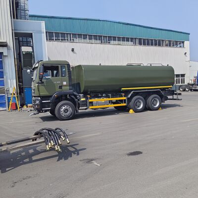 HOWO TX รถบรรทุกถังน้ํา 6×4 ขนาด 15-20 CBM และปั๊มน้ําความดันสูงสําหรับการควบคุมฝุ่นและชลประทาน