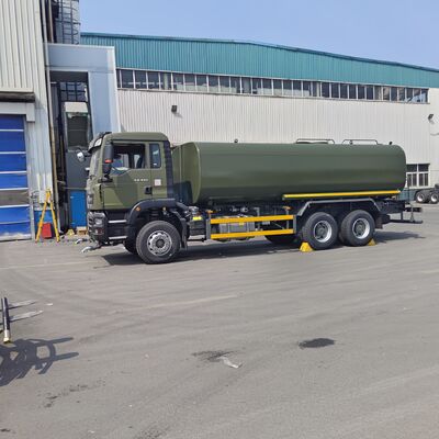 รถบรรทุกน้ำ HOWO TX 6 × 4 พร้อมมาตรฐานการปล่อยมลพิษ Euro 2 น้ำหนักบรรทุก 20T และพื้นที่สปริง > 16 ม. สำหรับการควบคุมฝุ่นและการทำความสะอาดเทศบาล