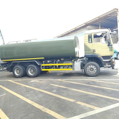 รถบรรทุกน้ำ HOWO TX 6×4 พร้อมน้ำหนักบรรทุก 20T สำหรับการปราบปรามฝุ่นบนถนนและการทำความสะอาดเทศบาล
