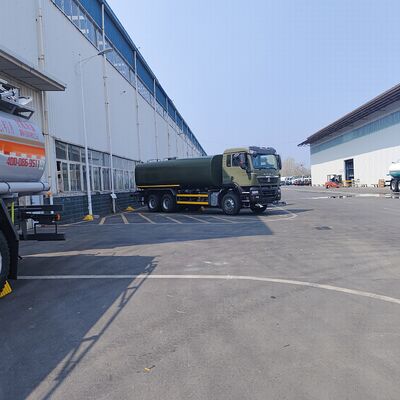 รถบรรทุกน้ำ HOWO TX 6×4 พร้อมน้ำหนักบรรทุก 20T สำหรับการปราบปรามฝุ่นบนถนนและการทำความสะอาดเทศบาล