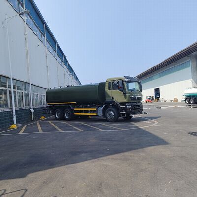รถบรรทุกน้ำ HOWO TX 6×4 พร้อมน้ำหนักบรรทุก 20T สำหรับการปราบปรามฝุ่นบนถนนและการทำความสะอาดเทศบาล