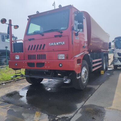รถบรรทุกน้ำ Shantui 6×4 พร้อมน้ำหนักบรรทุก 20T และถังเหล็กคาร์บอนความแข็งแรงสูงสำหรับการกำจัดฝุ่นในการขุด