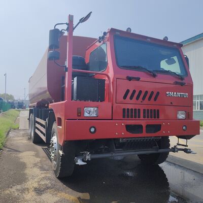 รถบรรทุกน้ำ Shantui 6×4 พร้อมน้ำหนักบรรทุก 20T และถังเหล็กคาร์บอนความแข็งแรงสูงสำหรับการกำจัดฝุ่นในการขุด