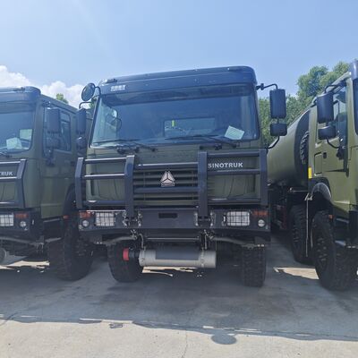 HOWO 8×8 รถบรรทุกถังน้ํามัน 45,000 ลิตร พร้อมเครื่องยนต์ 371HP และ 8×8 All-Wheel Drive สําหรับการขนส่งน้ํามันภาระหนัก