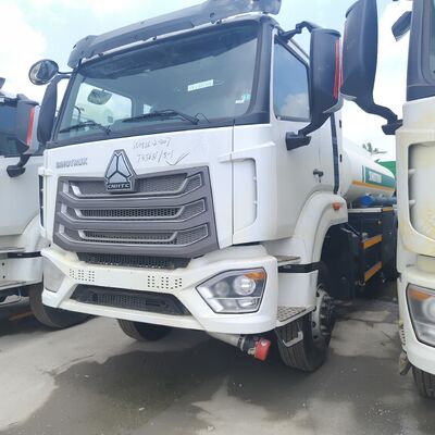 HOWO NX 6×4 CNG Fuel Tank Truck พร้อมเครื่องยนต์ 400HP และความจุ 30,000L สําหรับการขนส่งดีเซลและเบนซิน