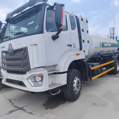 รถบรรทุกถังน้ำมันเชื้อเพลิง HOWO NX 6 × 4 CNG พร้อมเครื่องยนต์ 400 แรงม้าและน้ำหนักบรรทุก 20 ตันสำหรับการขนส่งดีเซลและน้ำมันเบนซิน