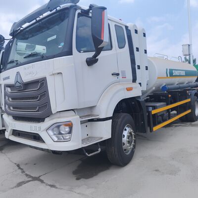 HOWO NX 6×4 CNG Fuel Tank Truck พร้อมเครื่องยนต์ 400HP และความจุในการกระจายน้ํามัน 25,000 ลิตร