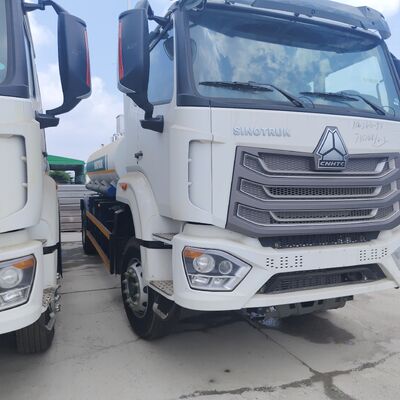 รถบรรทุกถังน้ำมันเชื้อเพลิง HOWO NX 6 × 4 CNG พร้อมเครื่องยนต์ 400 แรงม้าและน้ำหนักบรรทุก 20 ตันสำหรับการขนส่งดีเซลและน้ำมันเบนซิน