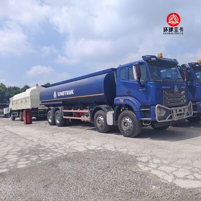 HOWO NX 8x4 30000L รถบรรทุกถังน้ํามัน
