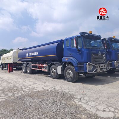 HOWO NX 8x4 30000L รถบรรทุกถังน้ํามัน