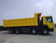 สีเหลือง SINOTRUK 6x4 Euro 2 รถบรรทุกสำหรับงานหนักพร้อมถังน้ำมันขนาด 400 ลิตร