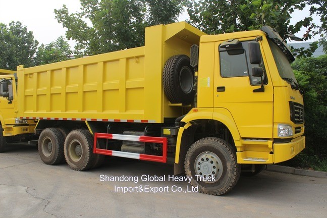 Sinotruk HOWO 371HP 6X4 รถขุดเหมืองที่มีความจุ 40-45 ตันและร่างกายของตัวหมุนหนัก