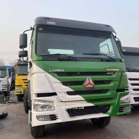 โฮโว 6x4 รถบรรทุกถังรถยนต์ใช้ Sinotruk LHD RHD ขับรถยนต์ระยะไกล รถบรรทุกหัว