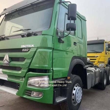 371HP และ 420HP Sinotruck HOWO A7 6X4 รถบรรทุกแทรกเตอร์ที่มียาง 12.00R20