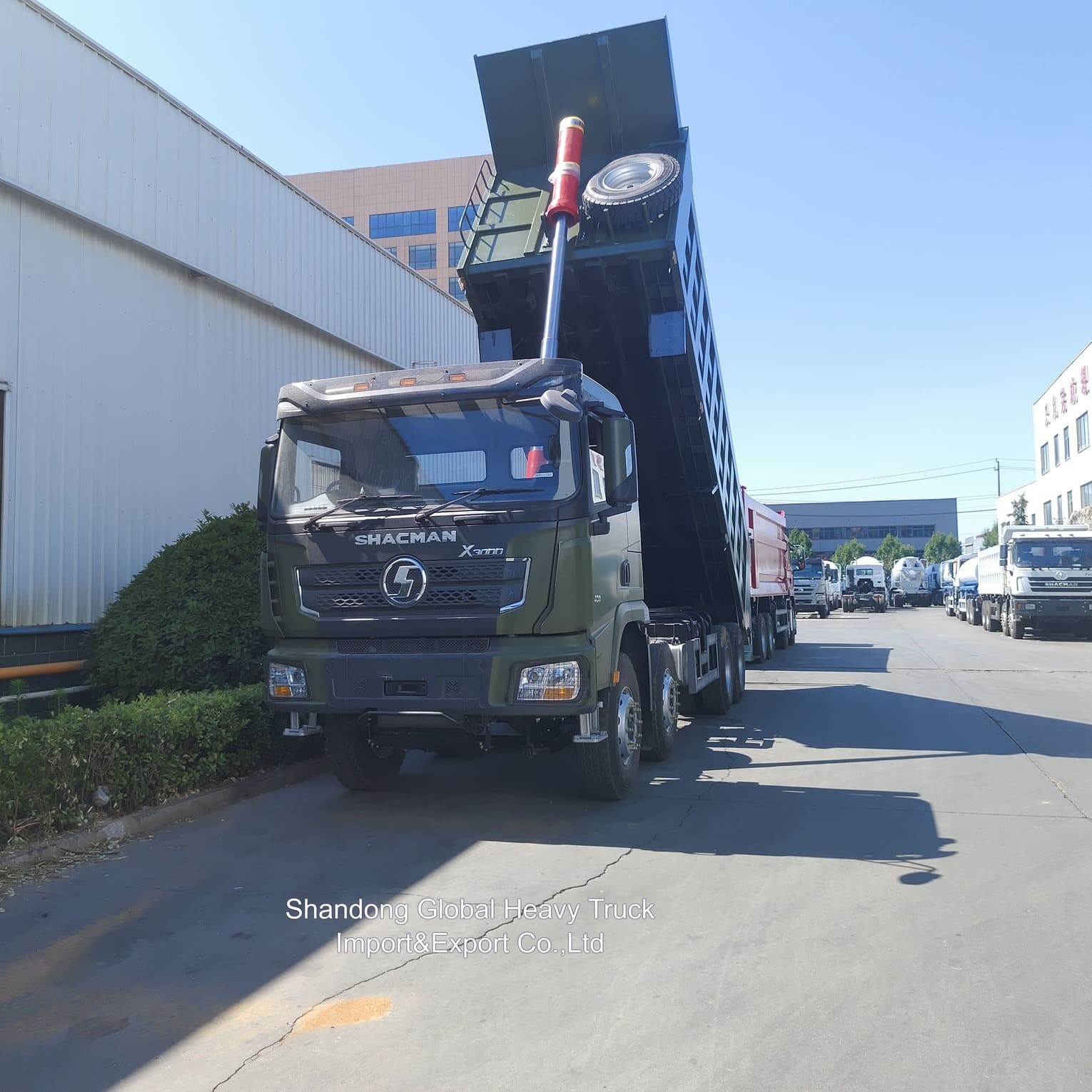 รถดั๊มพ์ Shacman X3000 8X4 แบบขับเคลื่อนล้อหลัง รถบรรทุกดั๊มพ์สำหรับงานหนัก พร้อมความสามารถในการบรรทุก 31-40 ตัน และเครื่องยนต์ WEICHAI WP12 / WP13