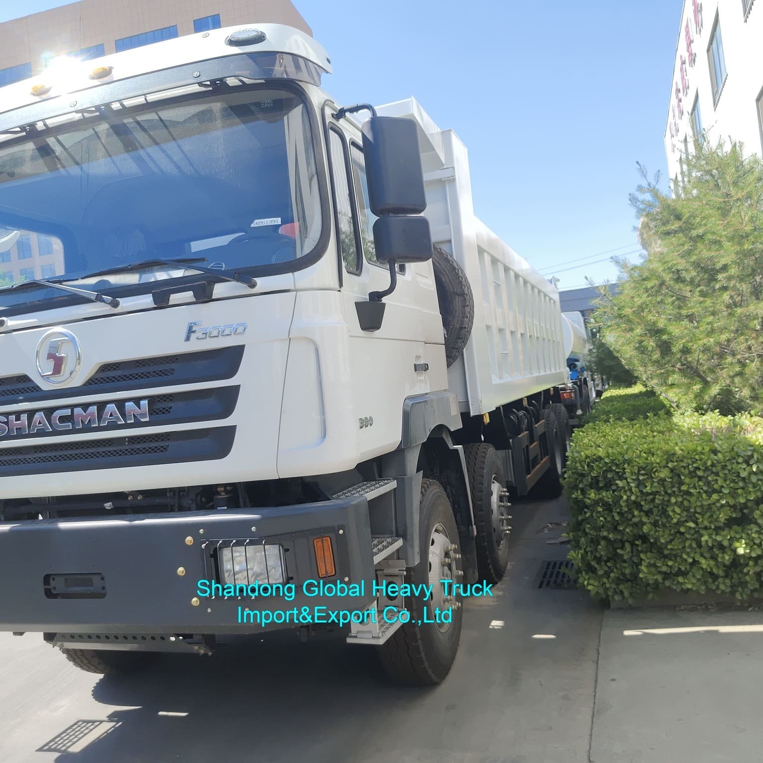 สภาพดี 8*4 10 ล้อ 380 แรงม้า เกียร์ธรรมดา รถดั้มพ์เหมืองดีเซล Euro3 Shacman F3000