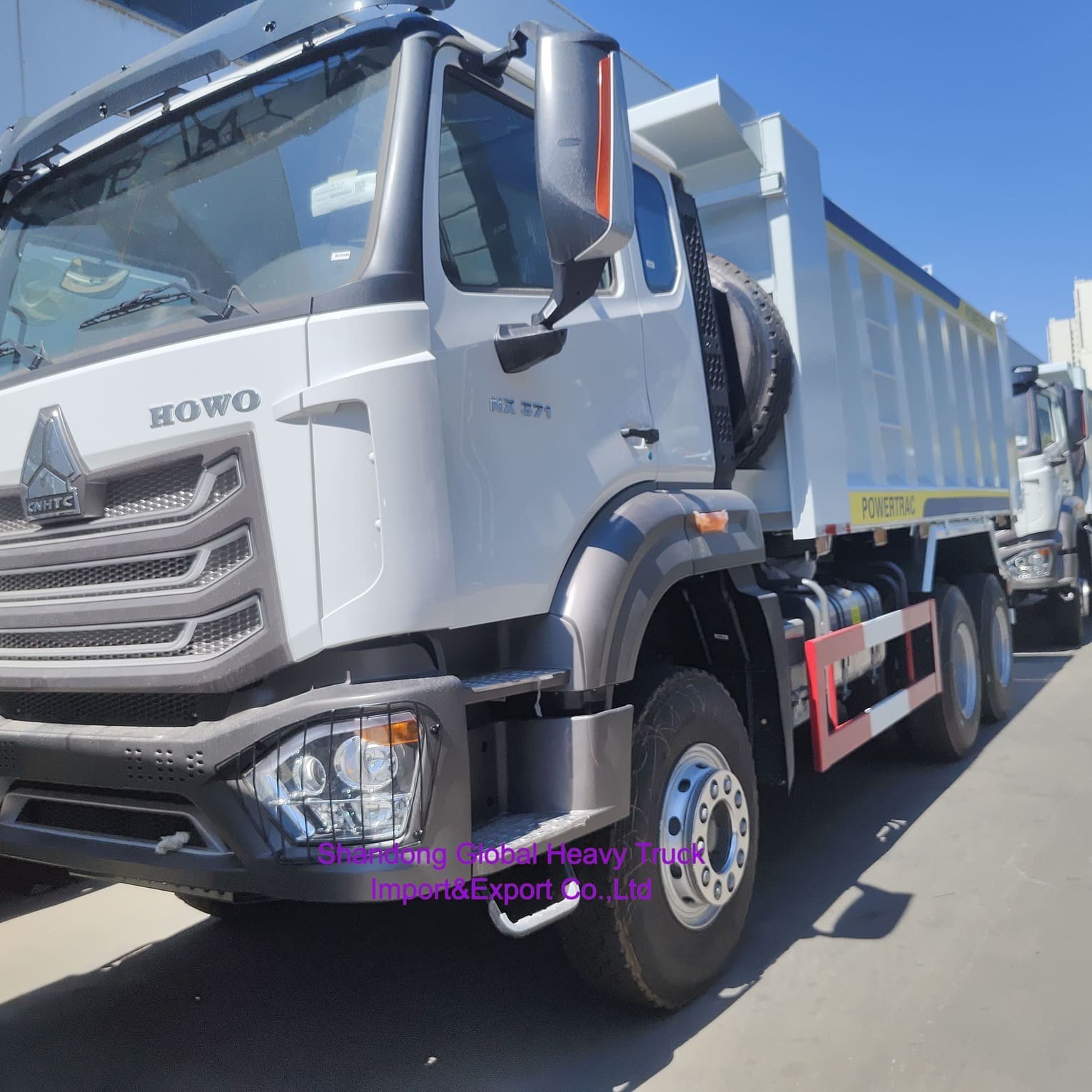 รถบรรทุกขนาดใหญ่สำหรับการขนส่งเหมืองแร่ Sintruk Nx Tx ความจุมาก คุณภาพดี รถบรรทุกหนัก HOWO