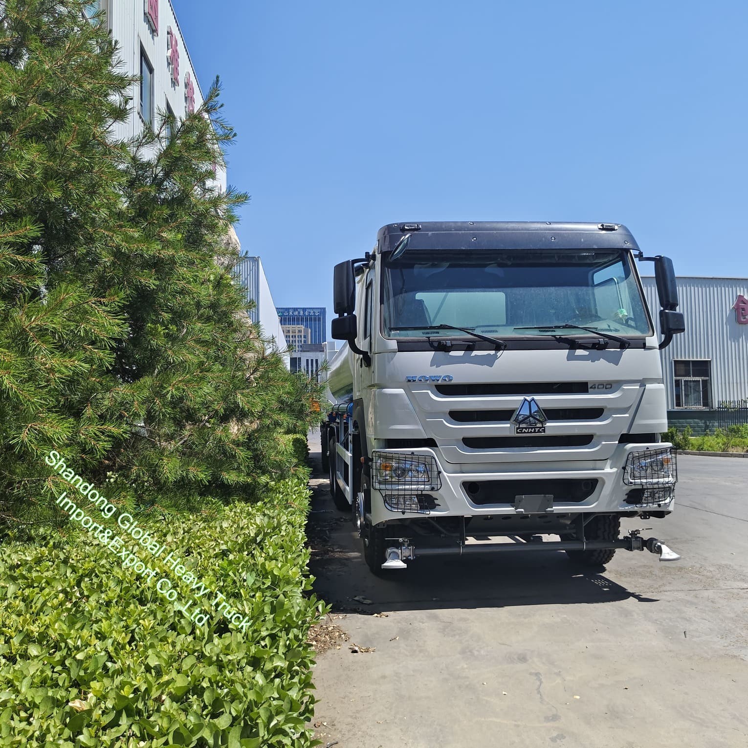 HOWO 6*4 400HP รถบรรทุกถังน้ําปรับปรุง รถบรรทุกเครื่องฉีดน้ํา รถบรรทุกถังน้ํา 6*4