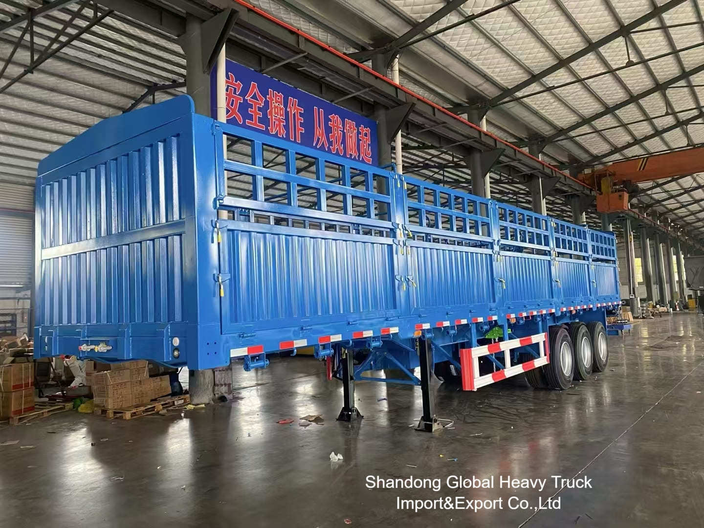 รถกึ่งพ่วงรั้ว 3 เพลา 60 ตัน สำหรับขนส่งปศุสัตว์