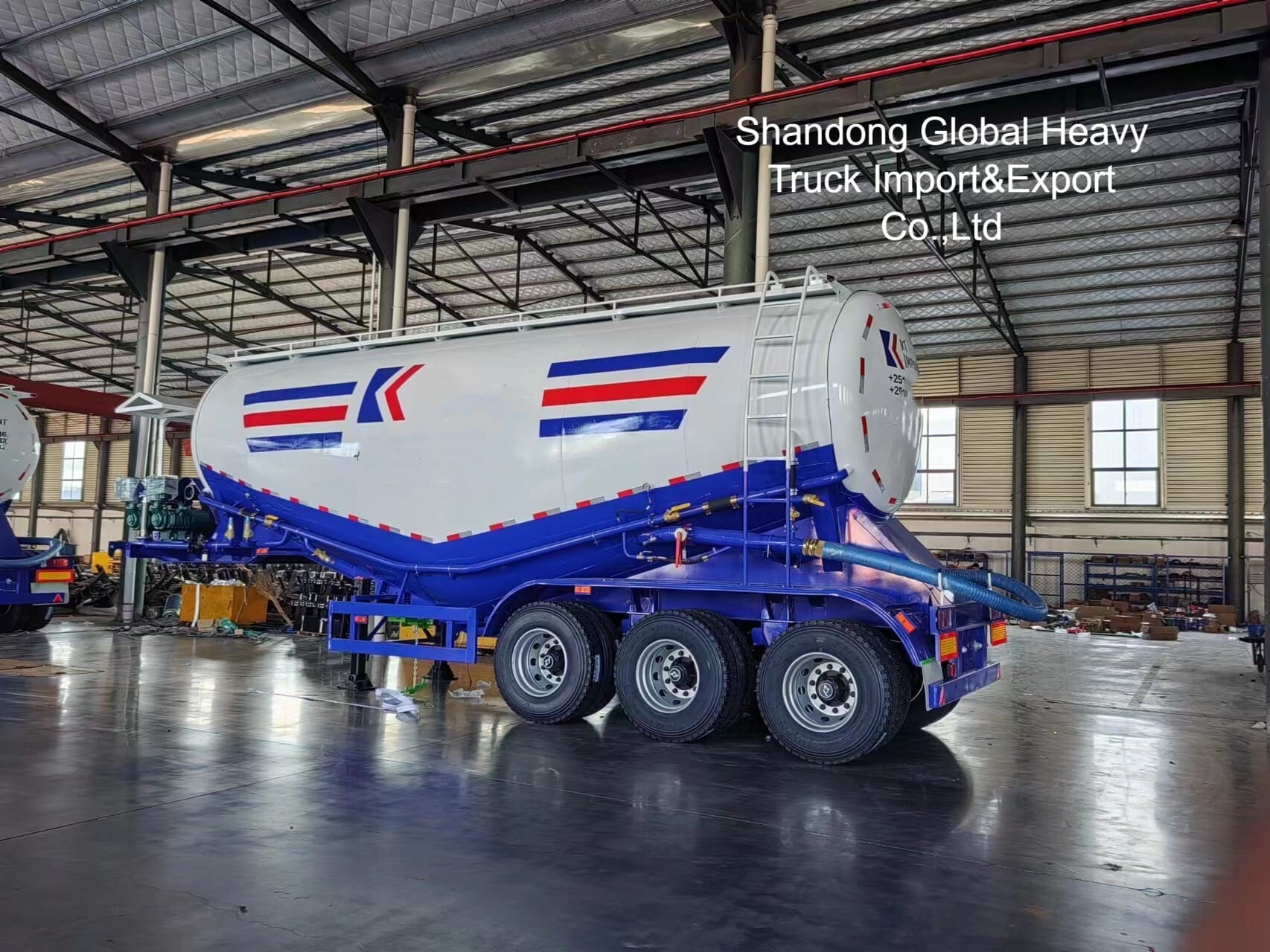 45 Cbm ซีเมนต์ Bulker Semi-trailer กับ 3 axles สําหรับการขนส่งผงแห้ง