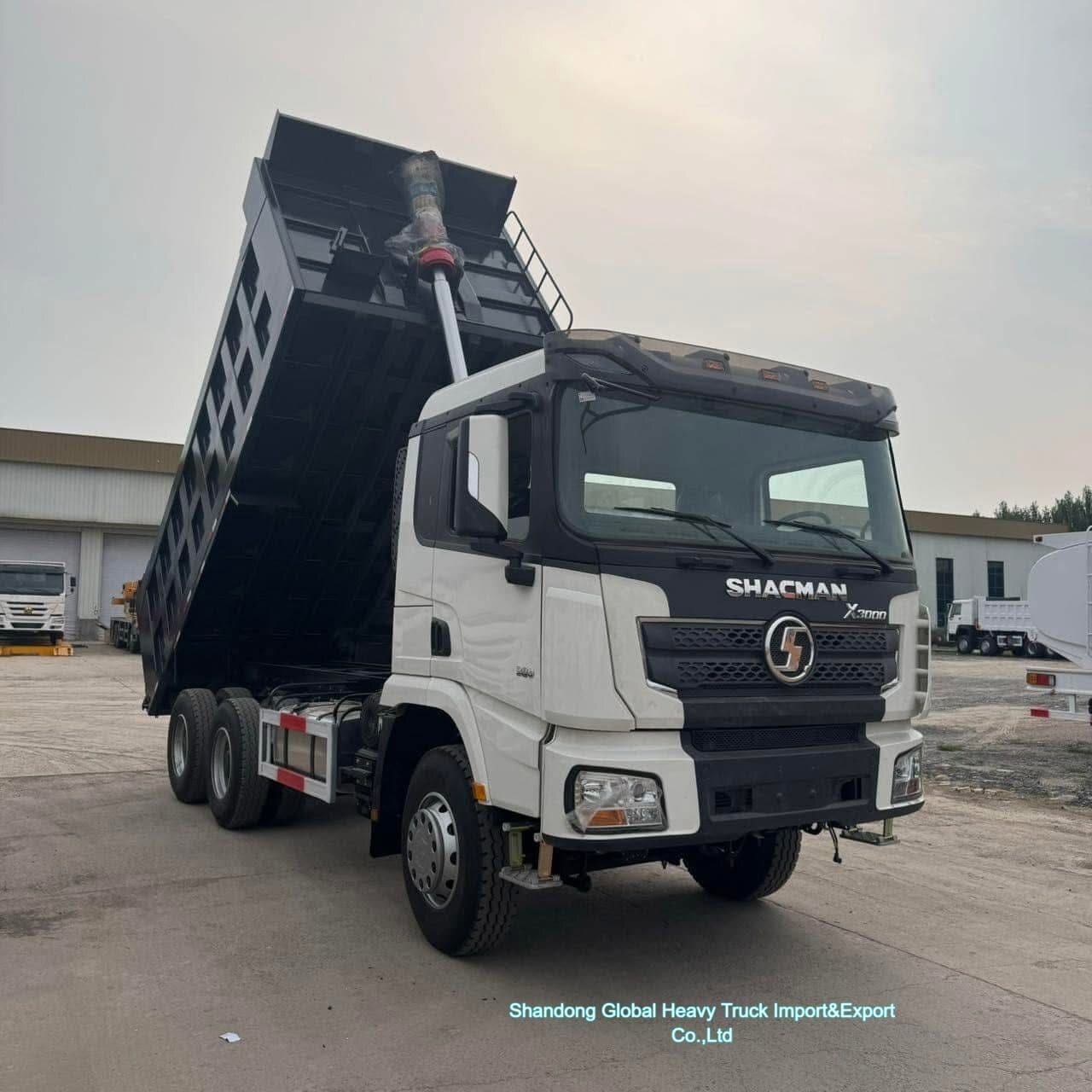 รถดั้มพ์ Shacman X3000 6×4 ใหม่เอี่ยม พร้อมเครื่องยนต์ 380-420 แรงม้า และน้ำหนักบรรทุก 30-35 ตัน สำหรับงานก่อสร้างหนัก