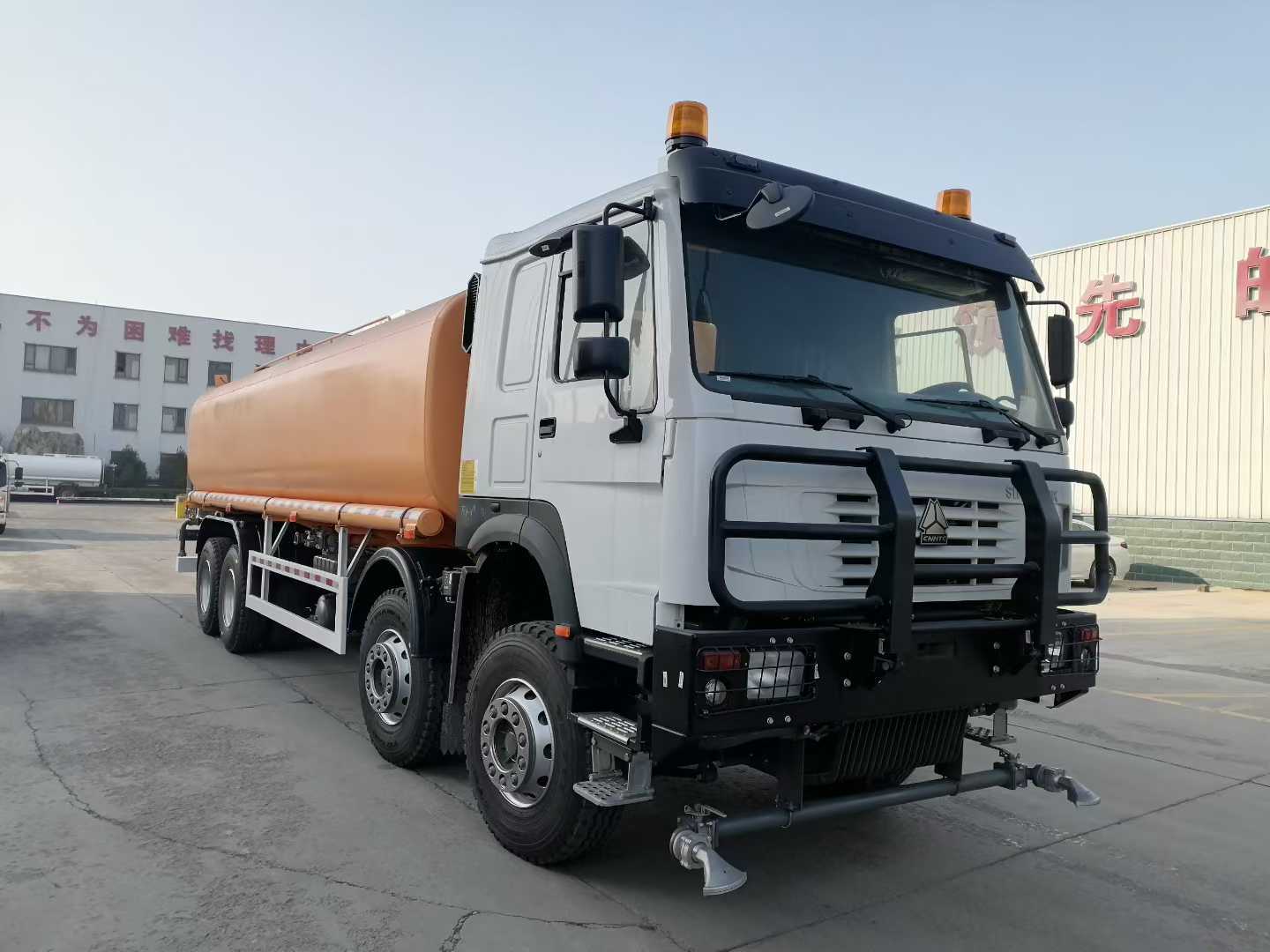 HOWO Nx 6X4 380HP 25000 ลิตร ถังน้ําดื่ม รถกระจายน้ํา พร้อมชาสีเสริม
