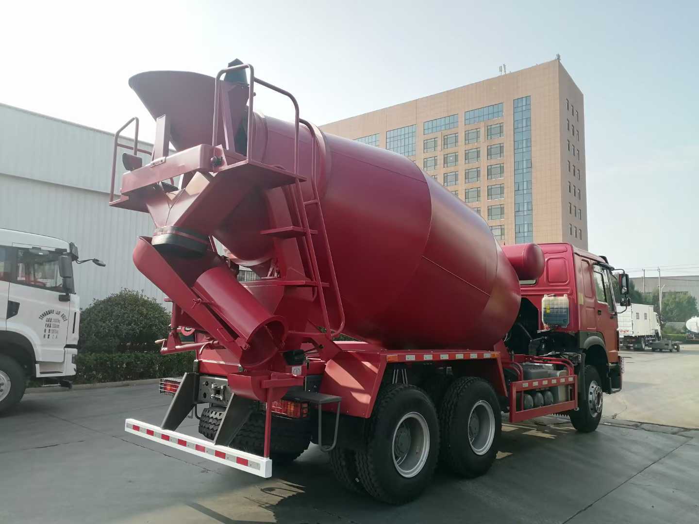 2026 Brand New HOWO Concrete Mixer Truck with 6x4 Drive Type, 8m³ - 12m³ Drum Capacity and 336-420 HP Engine Power for Construction in Nigeria