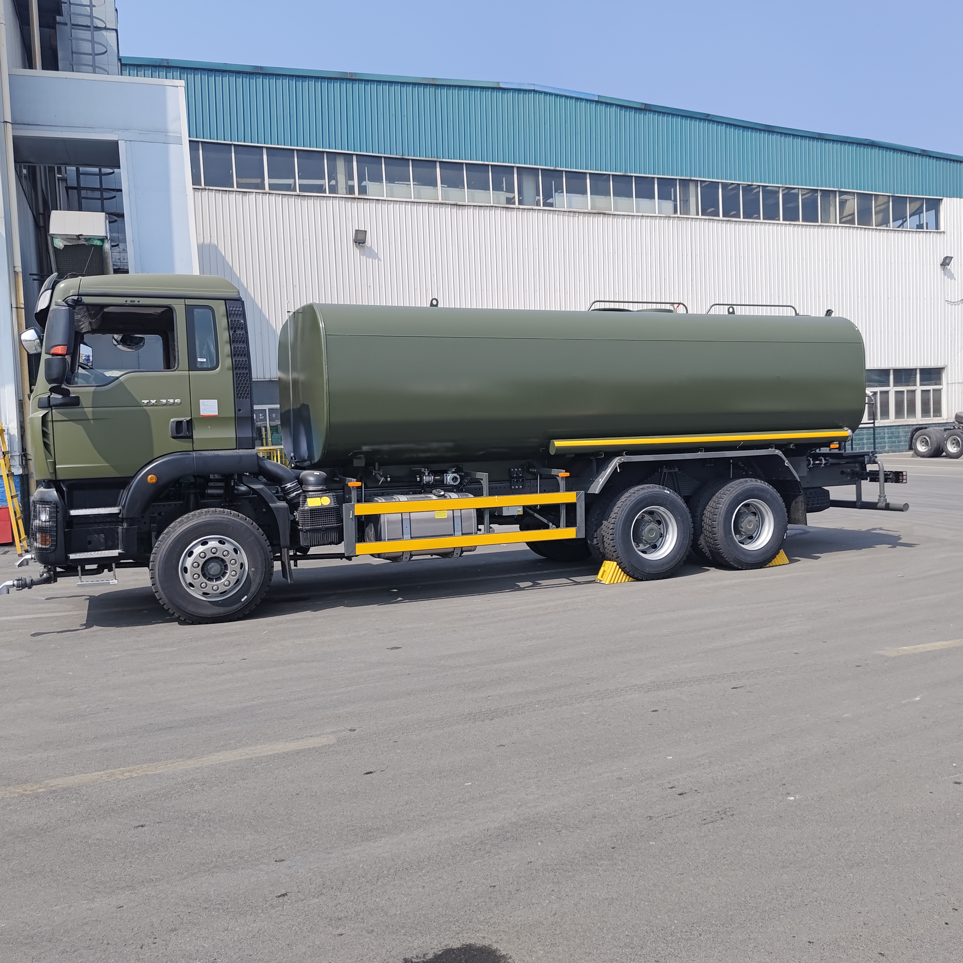 HOWO TX รถบรรทุกถังน้ําขนาด 6×4 พร้อมปั๊มน้ําหลุดศูนย์กลางแรงดันสูง ขนาด 15-20 CBM และกระบวนการกระบวนการกระบวนกระบวนกระบวนกระบวนกระบวนกระบวนกระบวนกระบวนกระบวนกระบวนกระบวนกระบวนกระบวนกระบวนกระบวนกระบวนกระบวนกระบวนกระบวน