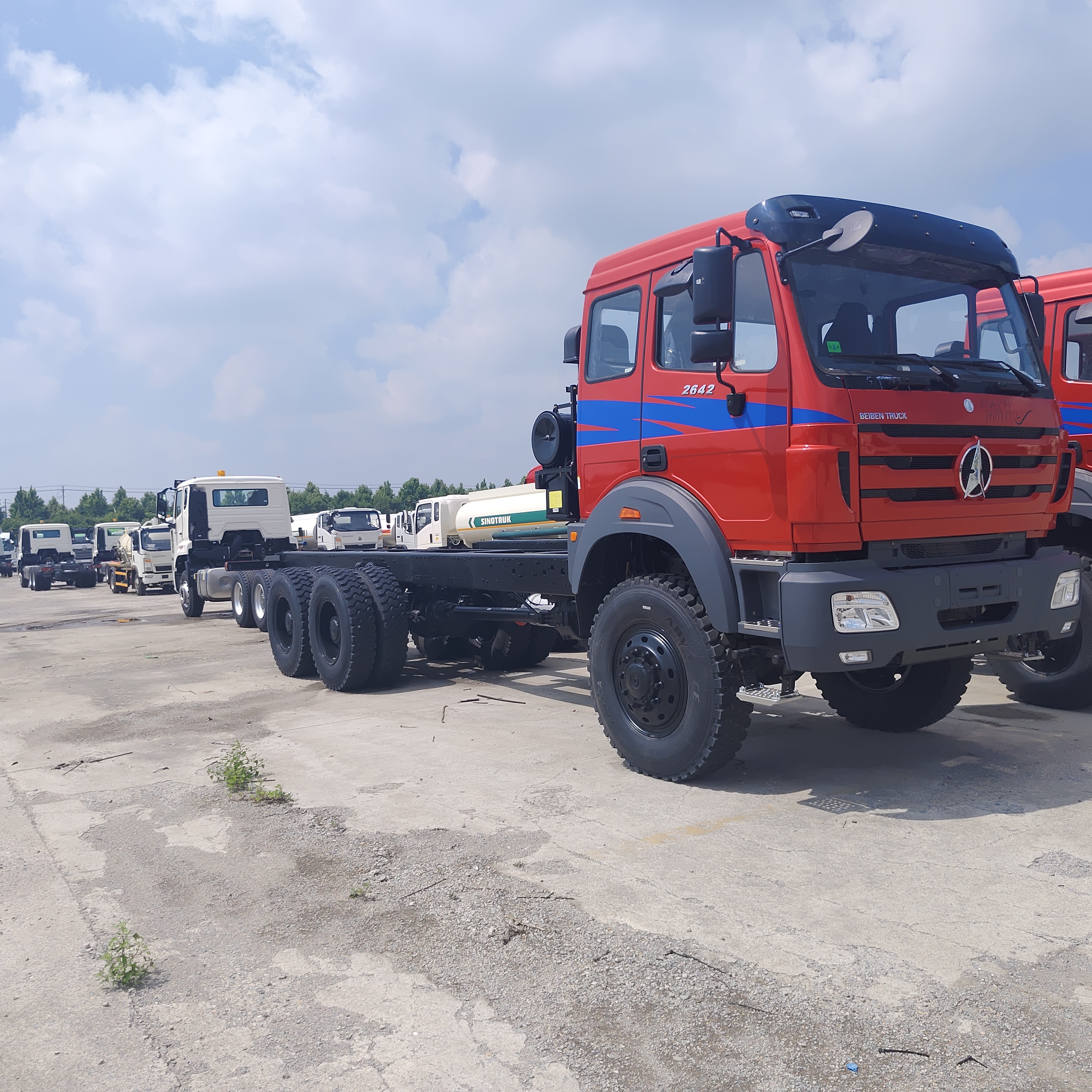 BEIBEN 2648 6 × 4 Heavy Duty Mining Dump Truck พร้อมเครื่องยนต์ WEICHAI 480HP และน้ำหนักบรรทุก 30-40 ตันสำหรับการขนส่งทองแดงและโคบอลต์