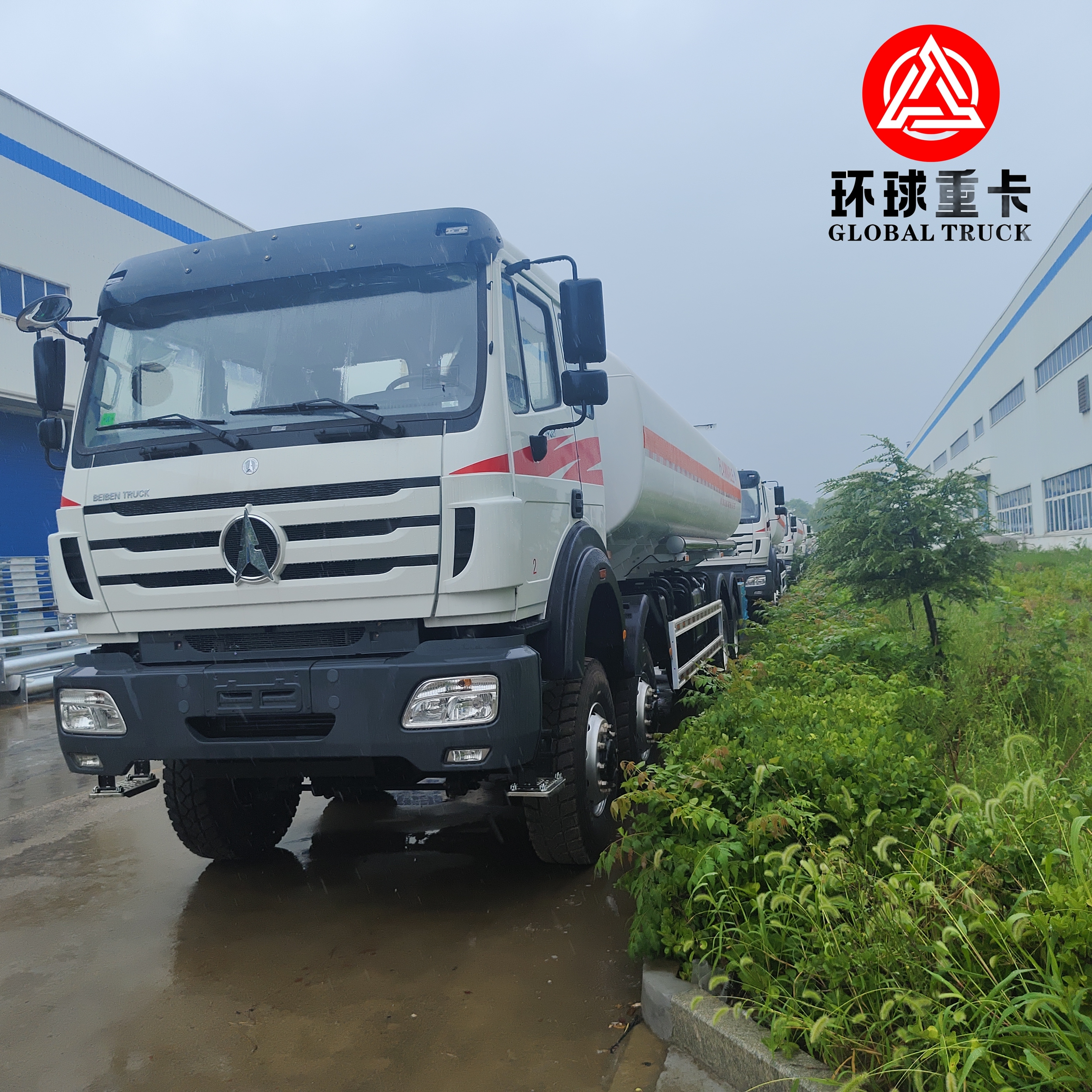 รถบรรทุกน้ำมันเชื้อเพลิง Beiben 8x8 ขนาด 35,000 ลิตร รถบรรทุกน้ำมันดีเซลสำหรับงานหนักแบบออฟโรด