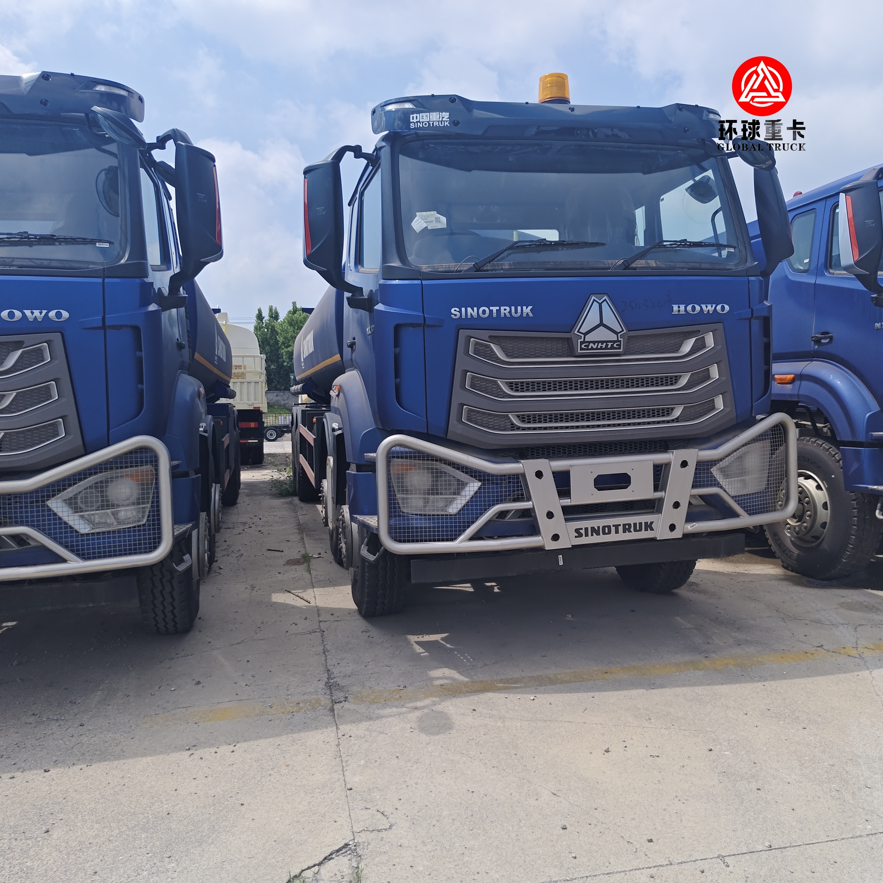 รถบรรทุกน้ำมันเชื้อเพลิง HOWO NX 8x4 ขนาด 30,000 ลิตร รถบรรทุกดีเซลสำหรับตลาดกานา